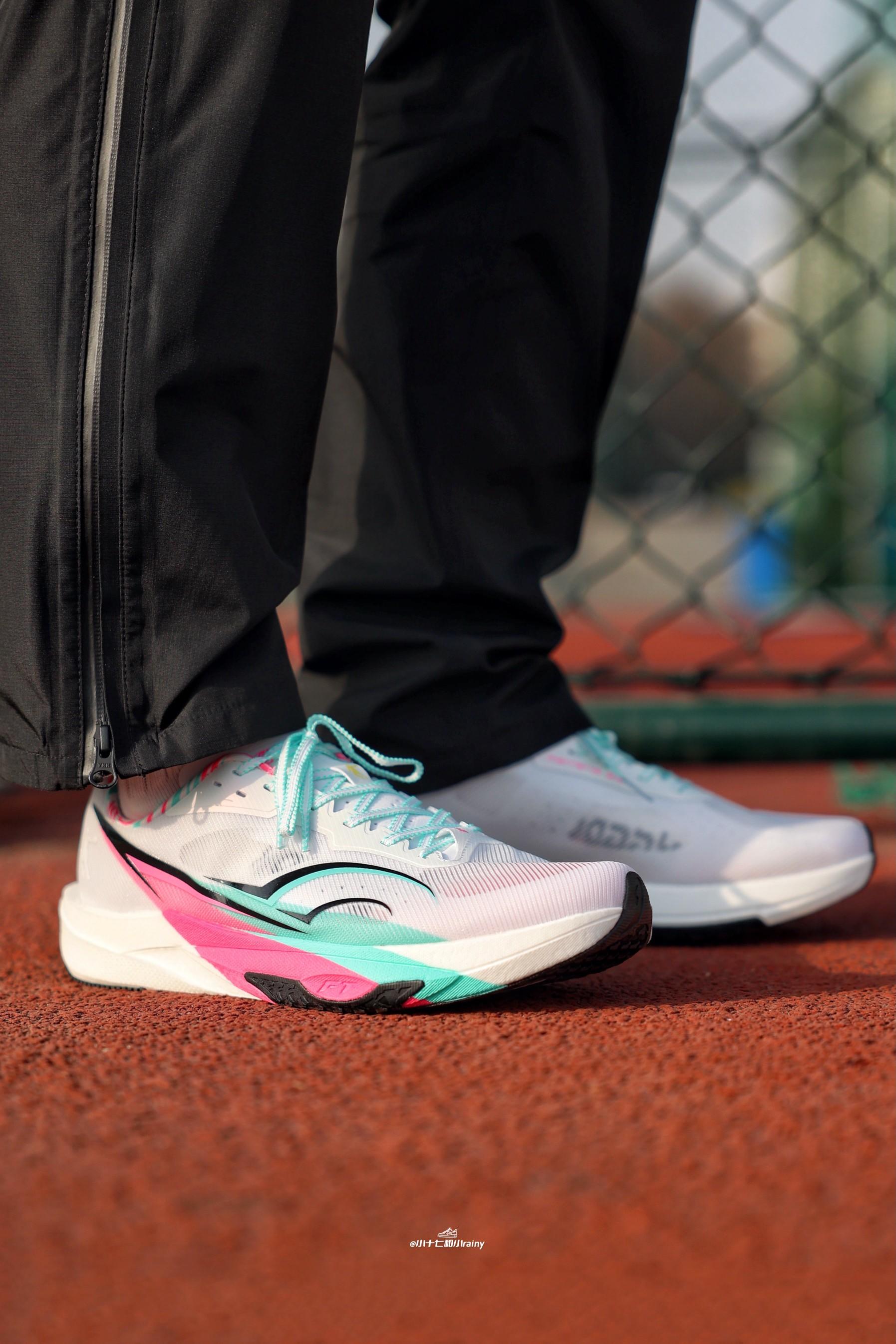 预算有限?中乔飞腾3,200+元的竞速性价比之王